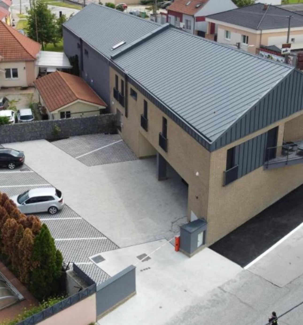 Apartments Sered Szered Kültér fotó